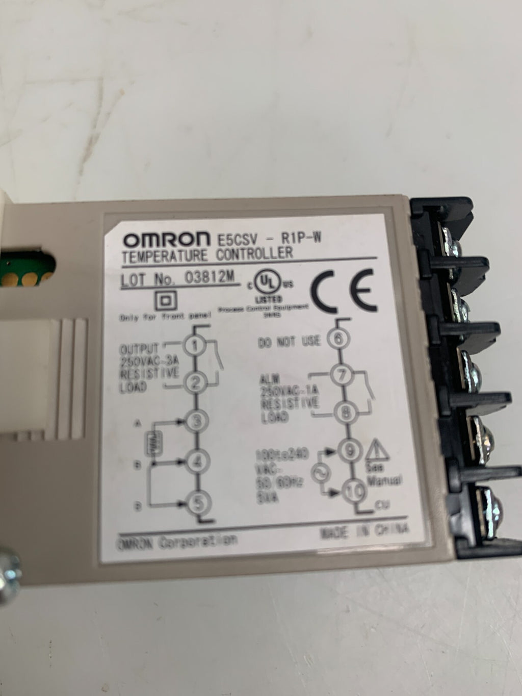 OMRON E5CSV-RIP-W Digital Temperature Controller