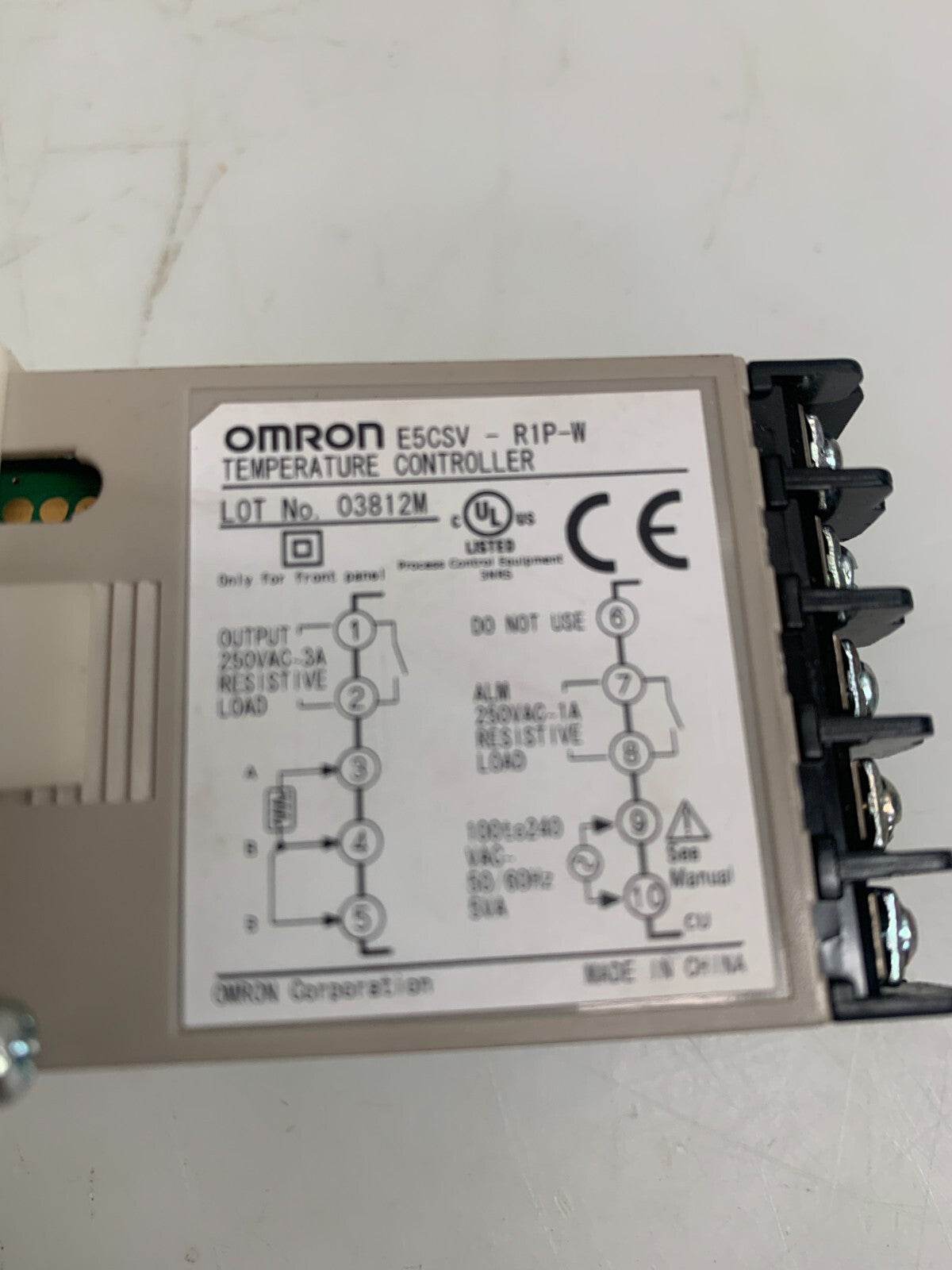 OMRON E5CSV-RIP-W Digital Temperature Controller