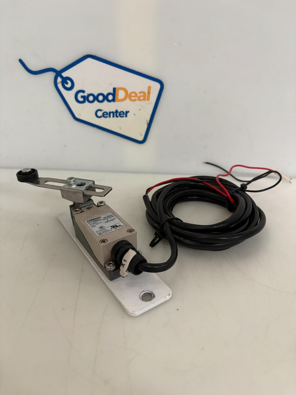 OMRON LIMIT SWITCH D4V-8108Z-N  W/CABLE0