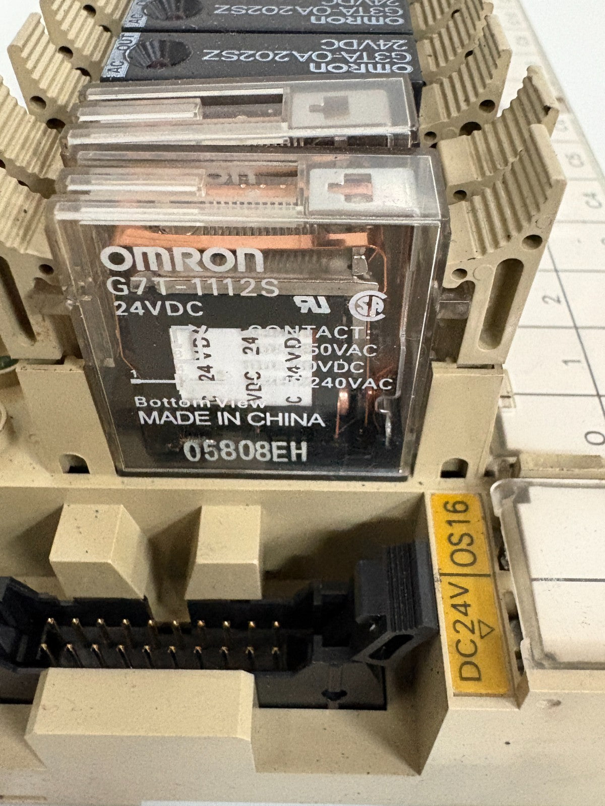 OMRON 16 RELAY CHANNEL TERMINAL BLOCK W/13 RELAY G7TC-0C16