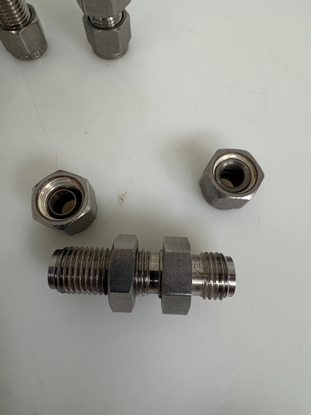 LOT OF 5 SWAGELOK S STEEL TUBE UNION 1/4" X 1/4" 316-S3Z