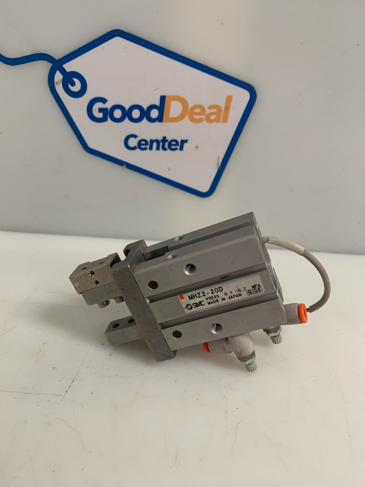 SMC PNEUMATIC FINGER GRIPPERS MHZZ-20D