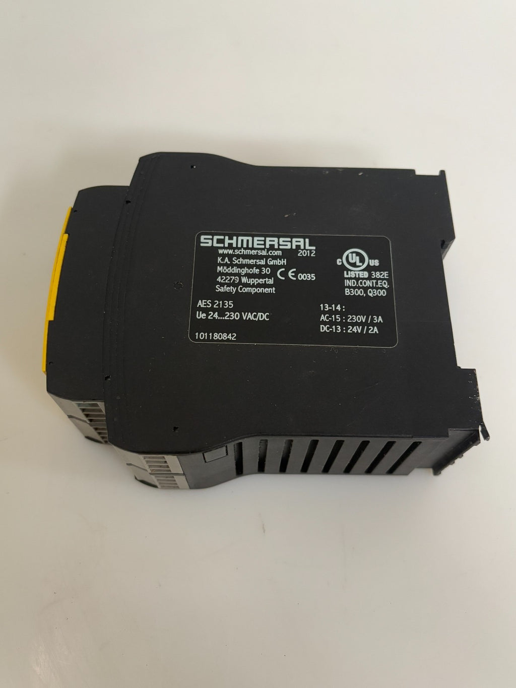 SCHMERSAL SAFETY MODULE AES2135