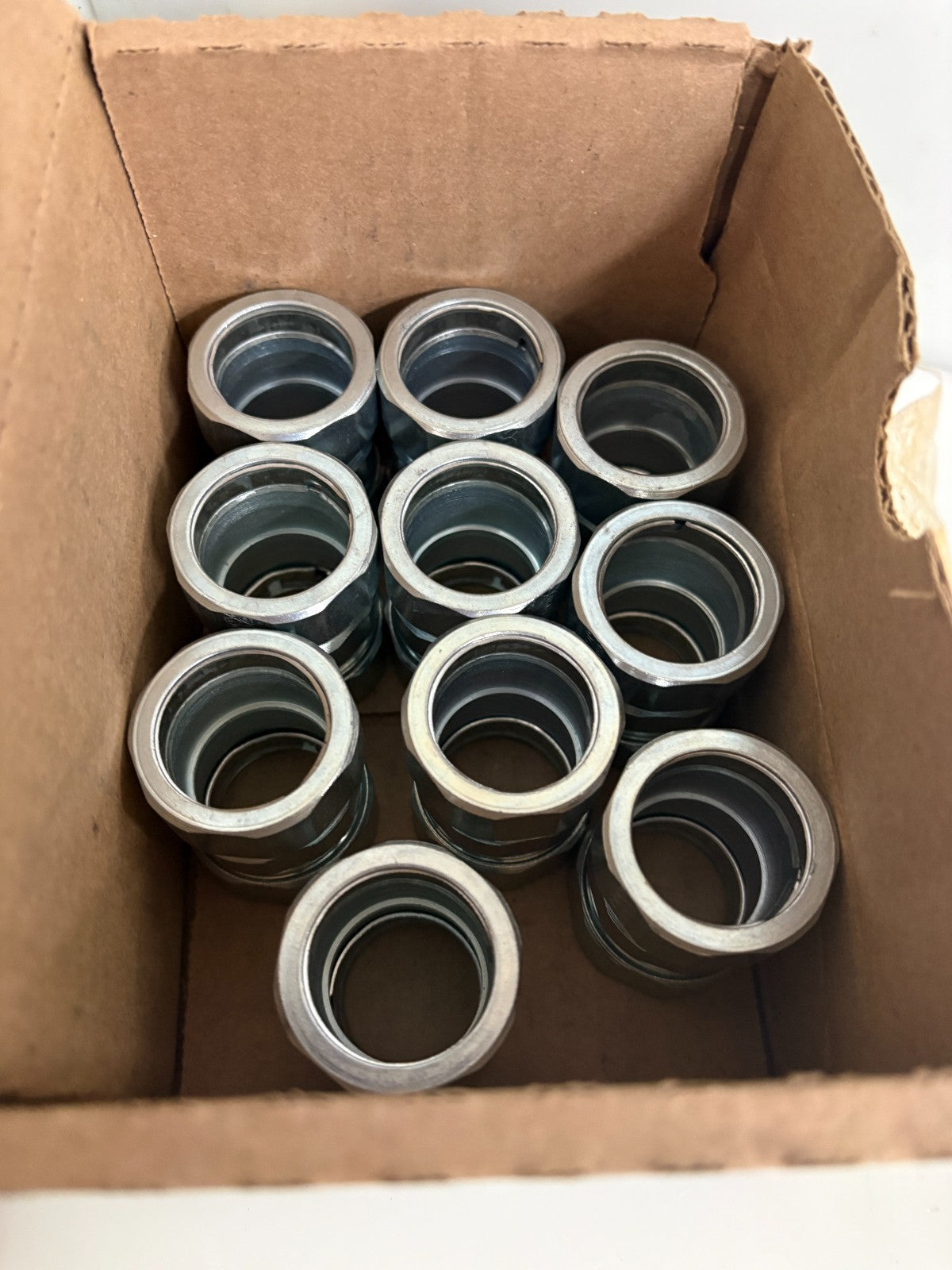 HUBBELL RACO 3/4" COMPRESSION COUPLING #1823 10 IN BOX