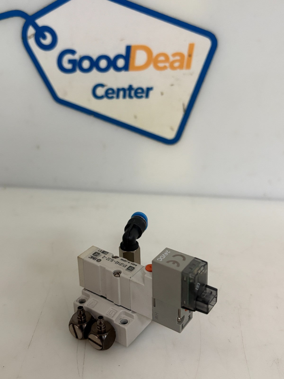 SMC SOLENOID VALVE SYJ3143-5LOZ-Q W/BASE AND FITTING0