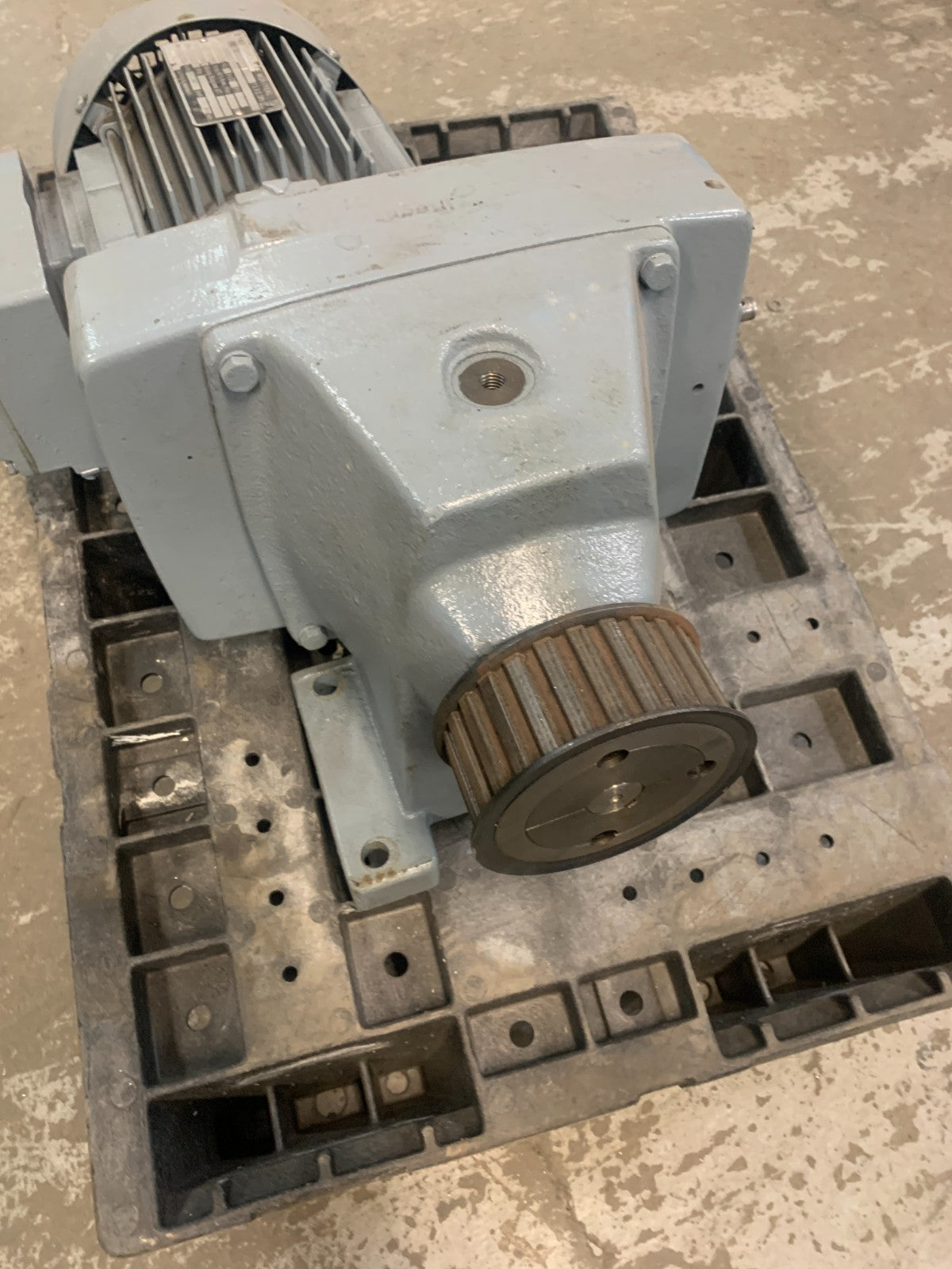SEW EURODRIVE GEAR MOTOR VARIABLE SPEED REGULATOR D22HSDT90L4