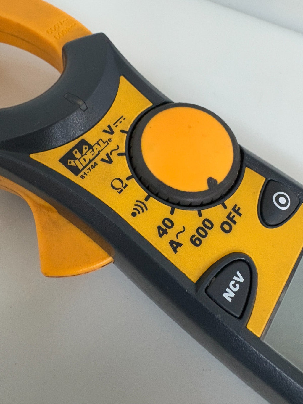 IDEAL 600 AMP CLAMP METER 61-744 NO CASE