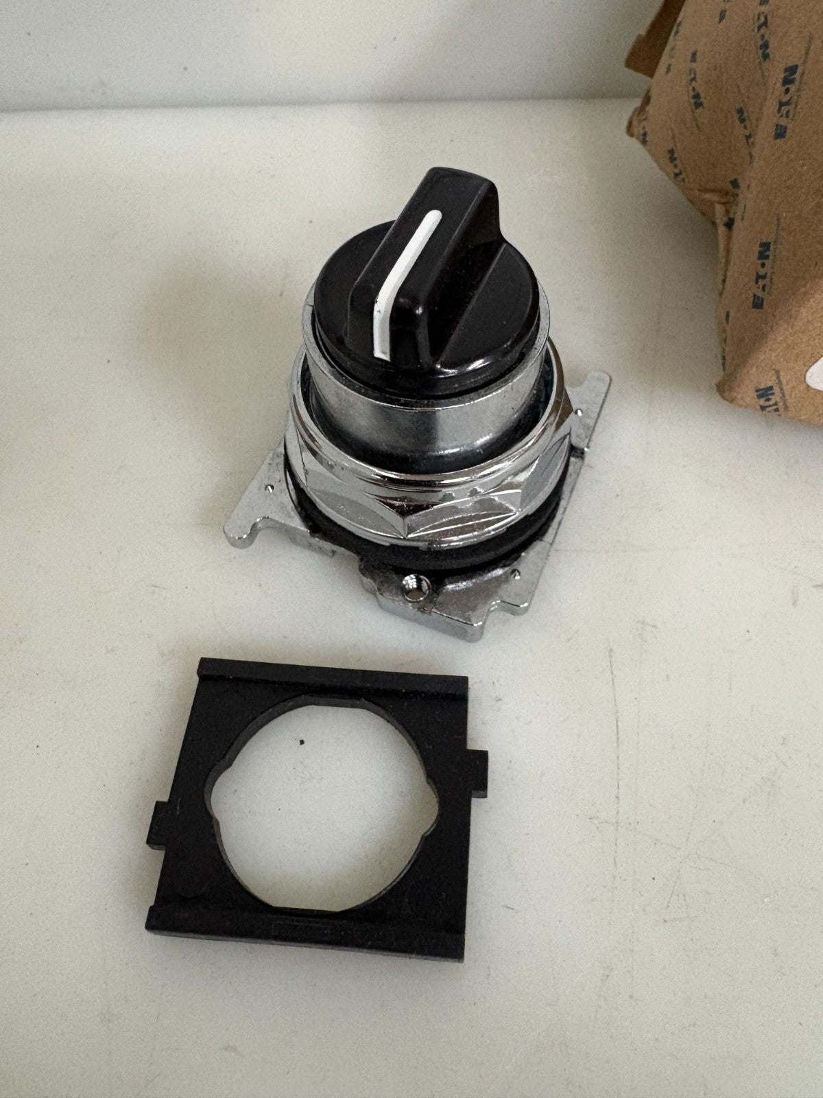 EATON 3 POSITION SELECTOR SWITCH 10250T13531