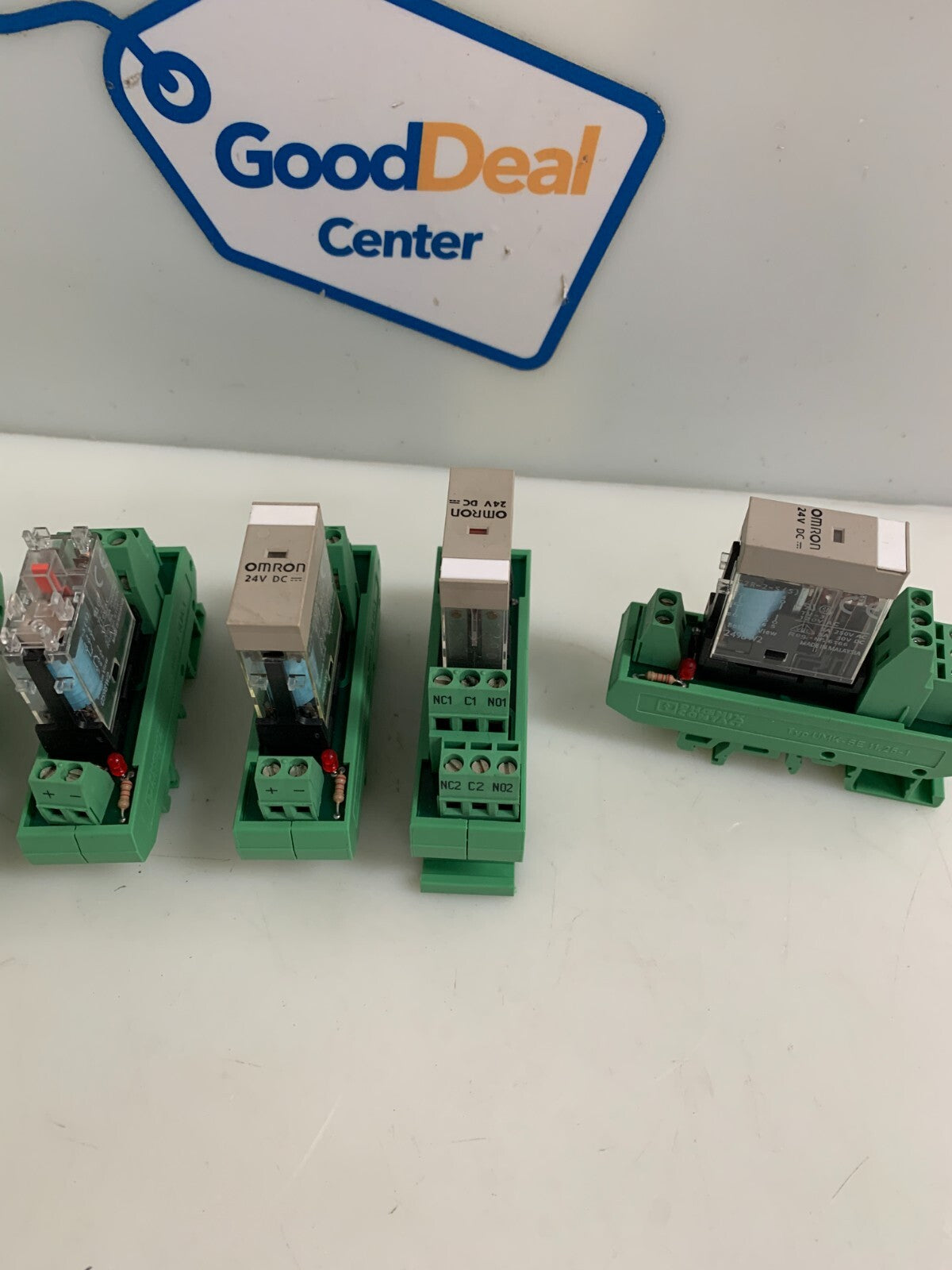 LOT OF 5 PHOENIX CONTACT FUSE HOLDER UMK-SE 11,25-1 W OMRON Z4V RELAY