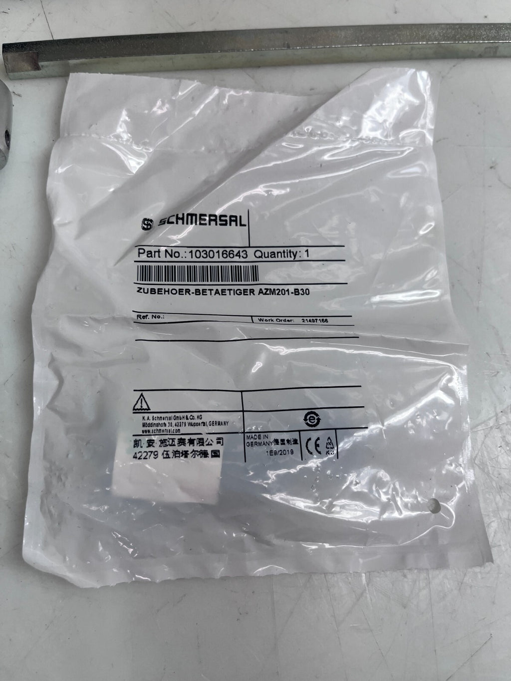SCHMERSAL ZUBEHOER-BETAETIGER  AZM201-B30 Safety Interlock Switch 1030166430