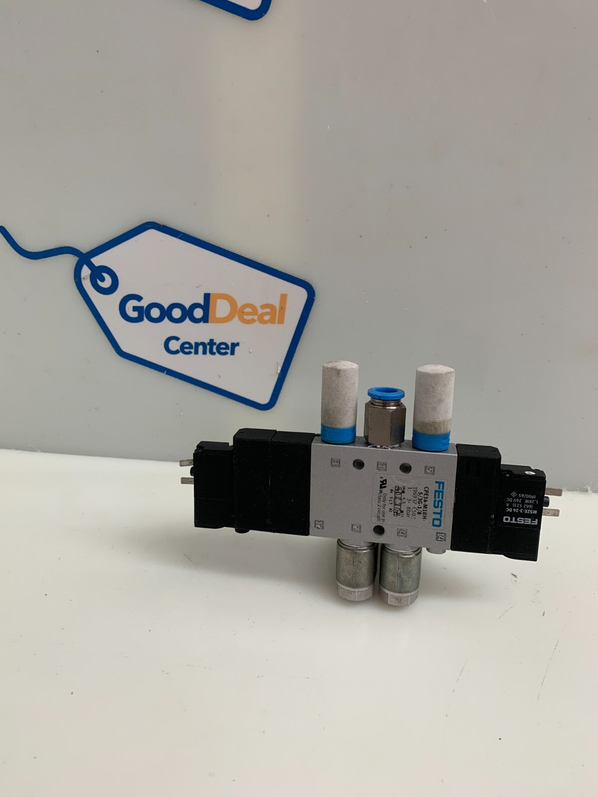 FESTO CPE14-M1BH-5/3G-1/8  Solenoid Valve 196937 w/MSZE-3-24DC 662523