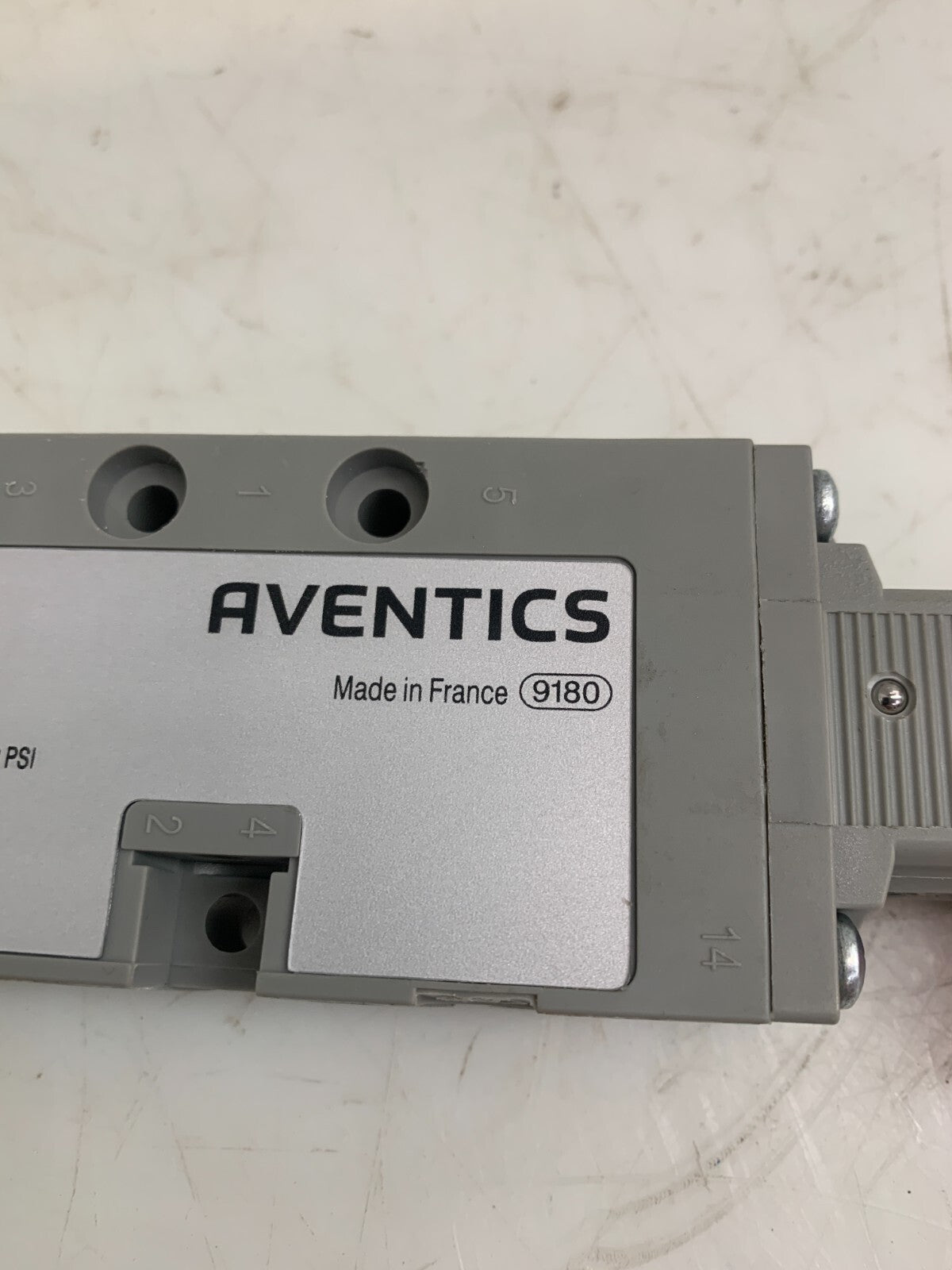 BOSCH / AVENTICS  0820035011 Solenoid Valve  w/2x 1824210243