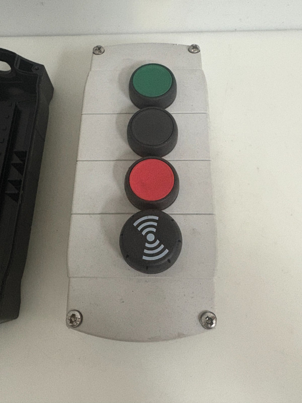 ALLEN BRADLEY PUSH BUTTON ENCLOSURE 800F-4PM SER A