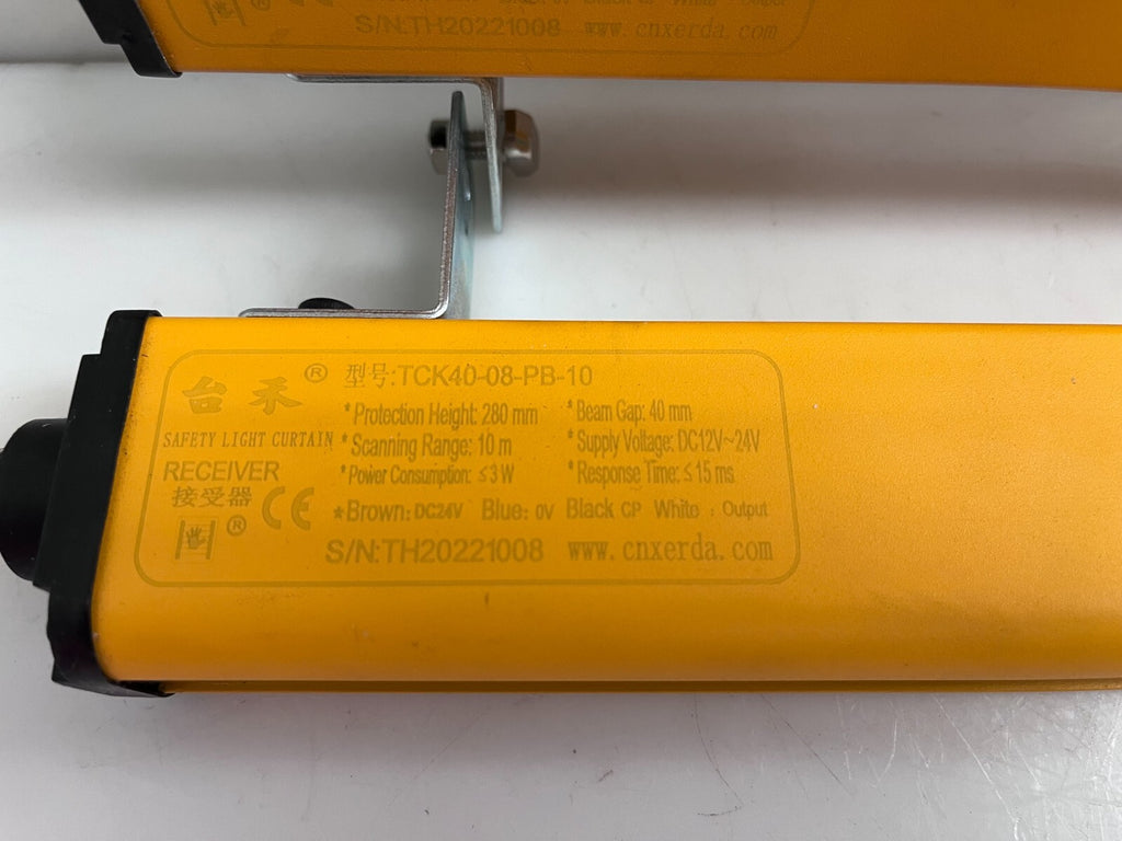 CNXERDA TCK40-08-PB-10 Light Curtain Transmitter and Receiver Assembly