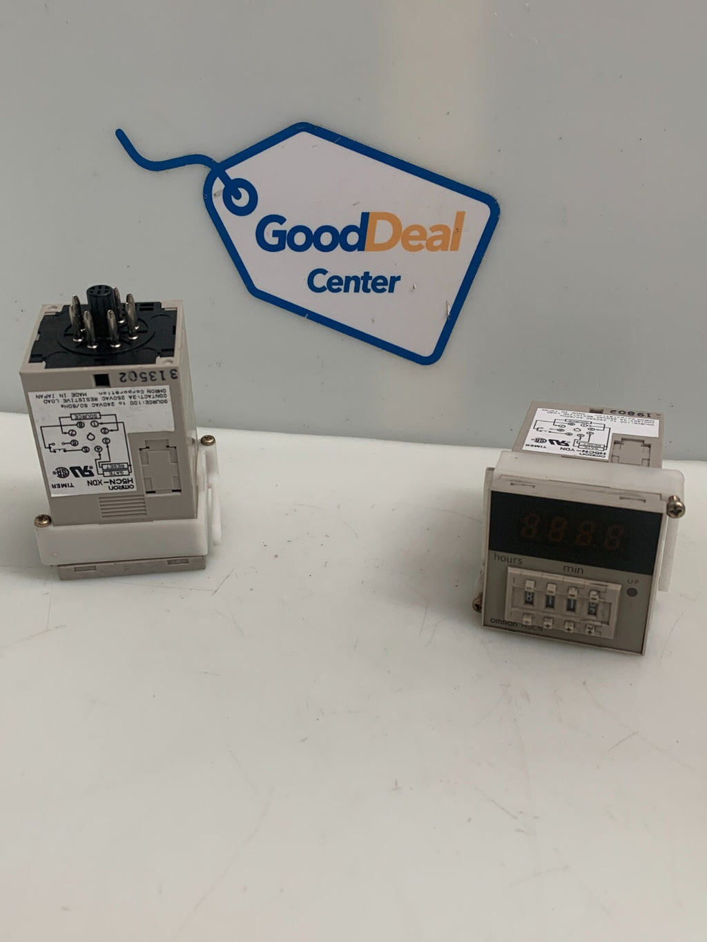 Lot of 2 Omron H5CN-XDN 100-240VAC