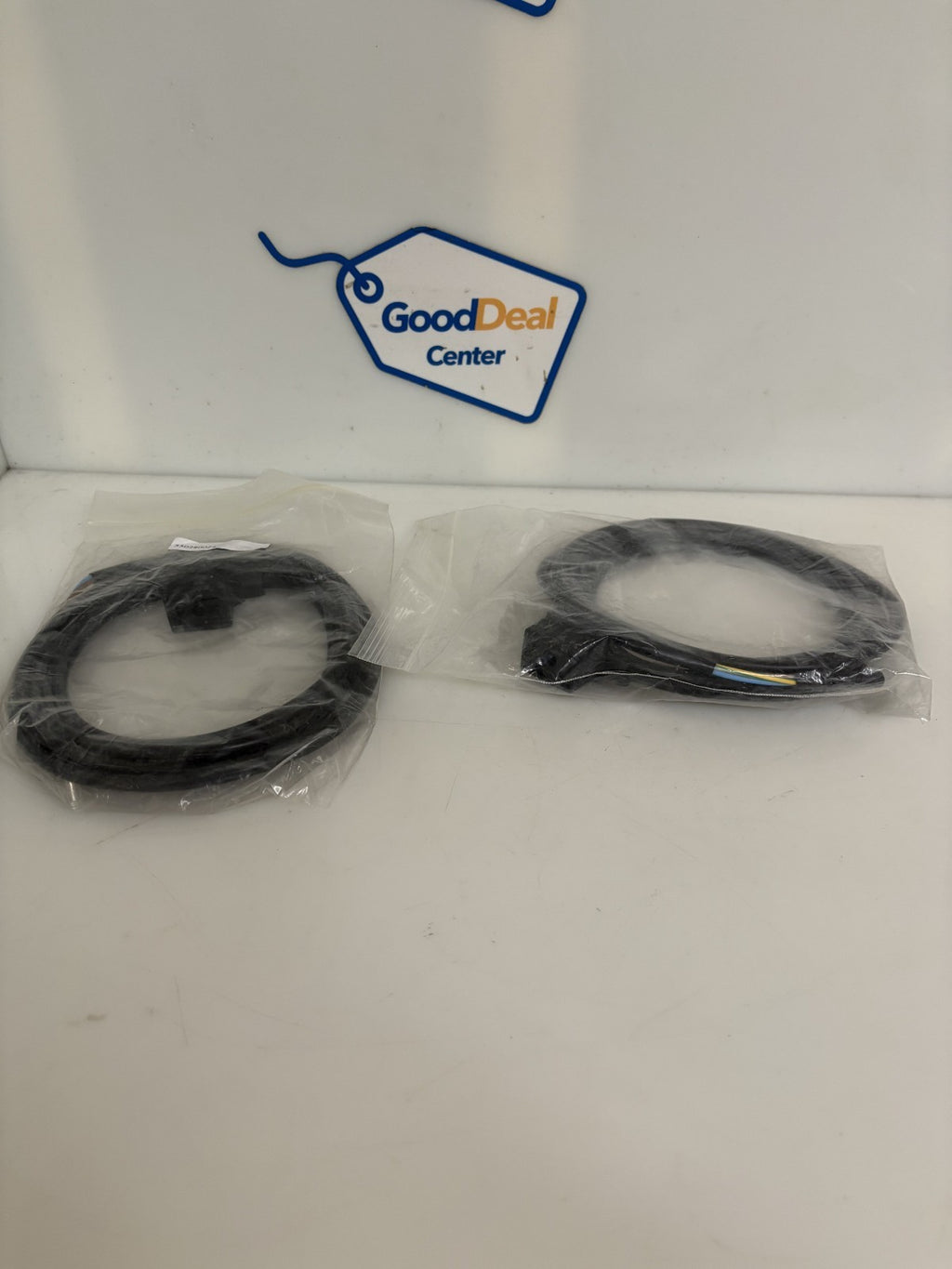 LOT OF 2 UNIST CONNECTOR CABLE 550280024
