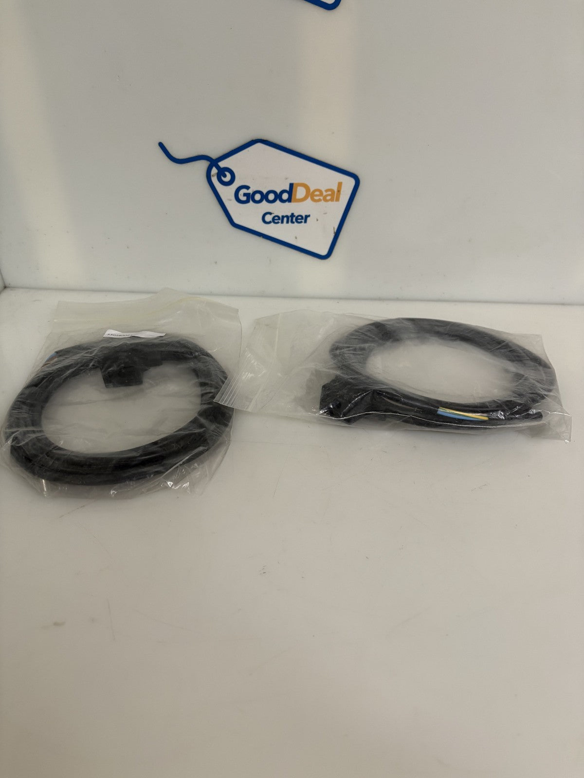 LOT OF 2 UNIST CONNECTOR CABLE 550280024
