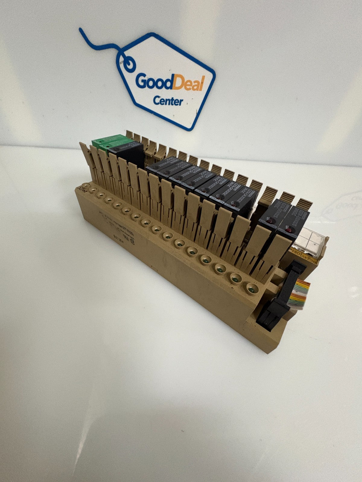 OMRON 16 RELAY CHANNEL TERMINAL BLOCK W/12 RELAY G7TC-0C16