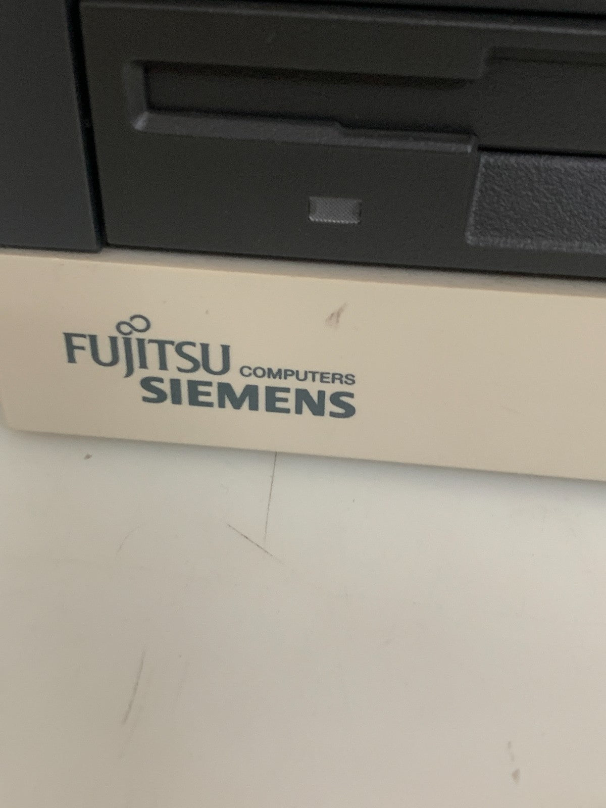 FUJITSU SIEMENS ESPRIMO E 5916 IQ965