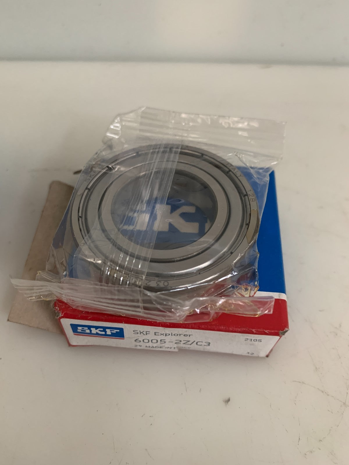 LOT OF 4 SKF EXPLORER DEEP GROOVE BEARING 6005-2Z/C3