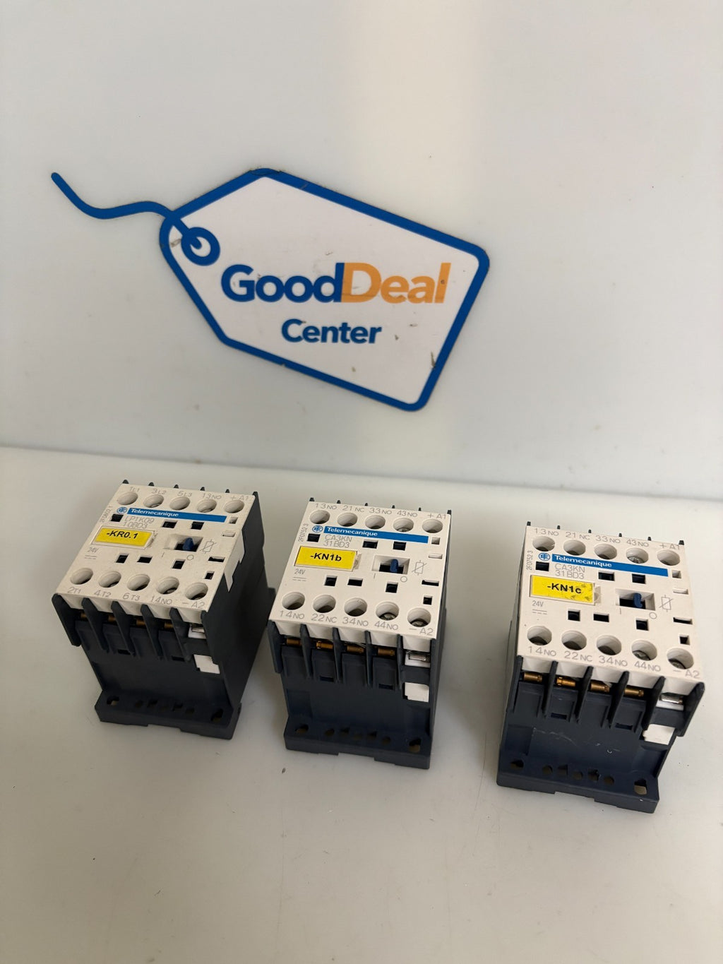 LOT OF 3 SCHNEIDER TELEMECANIQUE CONTROL RELAY CASKN 31 BD3