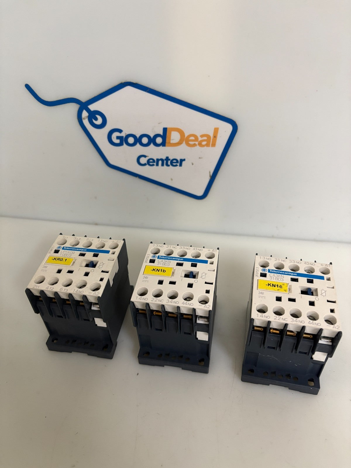 LOT OF 3 SCHNEIDER TELEMECANIQUE CONTROL RELAY CASKN 31 BD3