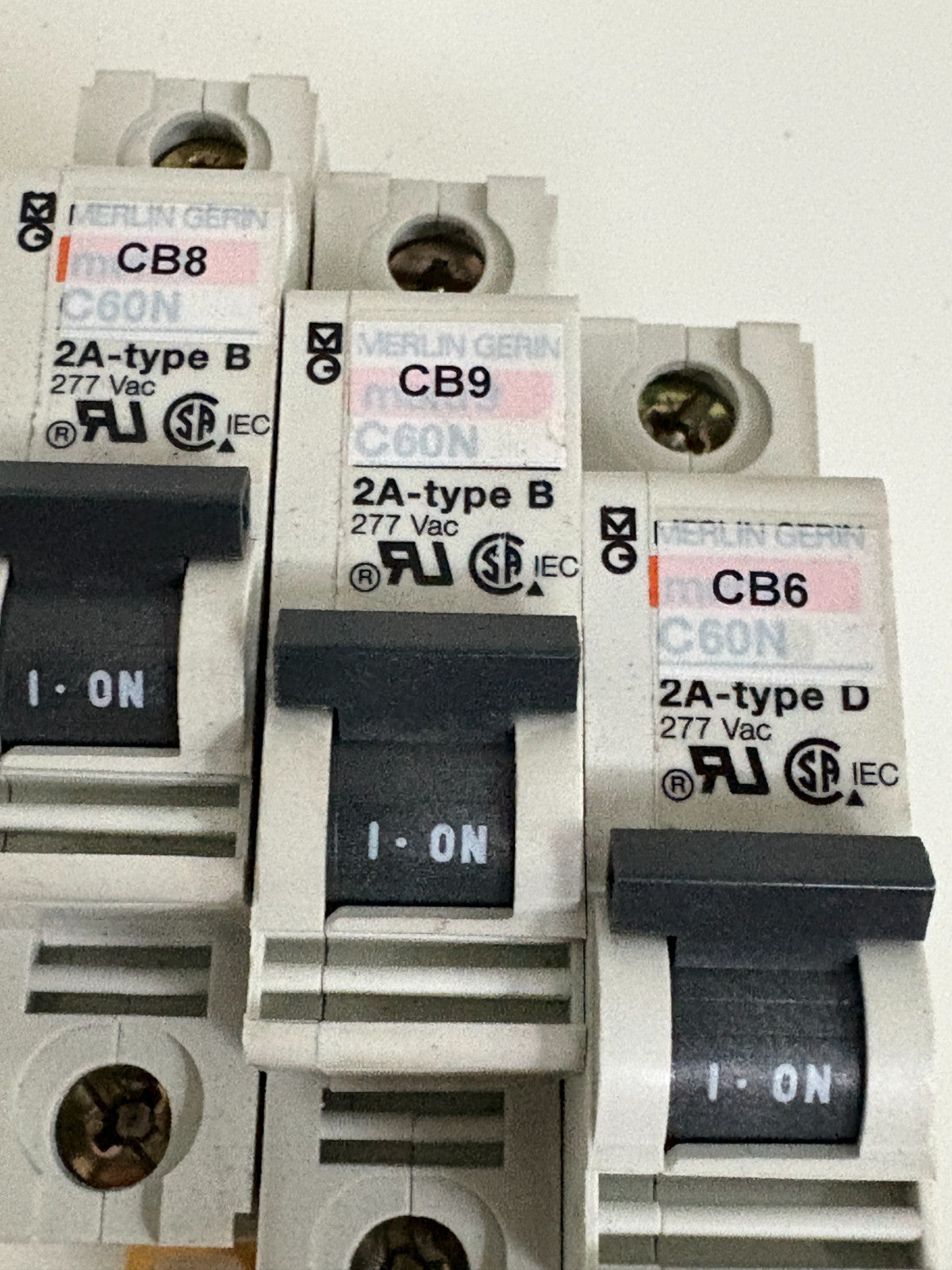 MERLIN GERIN CIRCUIT BREAKER MIX LOT 2X C60N 2A-TYPE B 1X C60N 2A-TYPE D