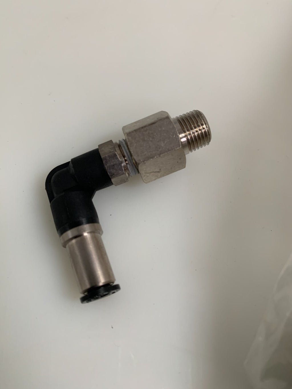 HP  Elbow Pneumatic Fitting  CC906-60682  (Lot of 9)