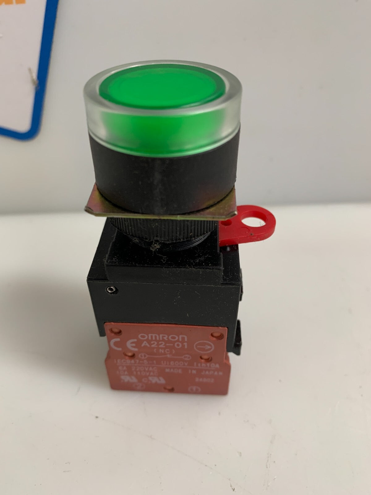 OMRON GREEN START PUSH BUTTON A22-01