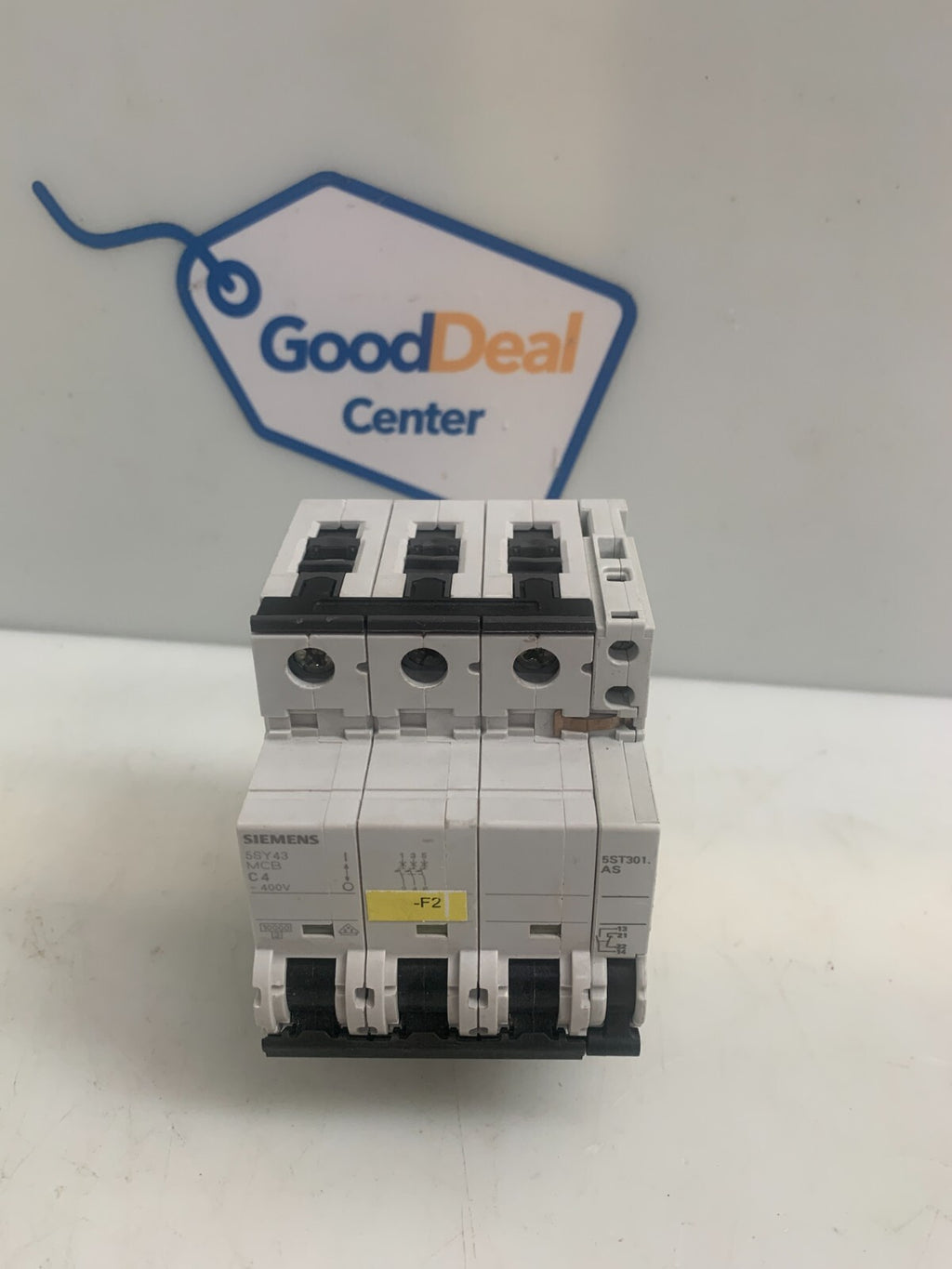 SIEMENS 5SY4304-7 Circuit Breaker  w/5ST3010 Auxiliary Switch