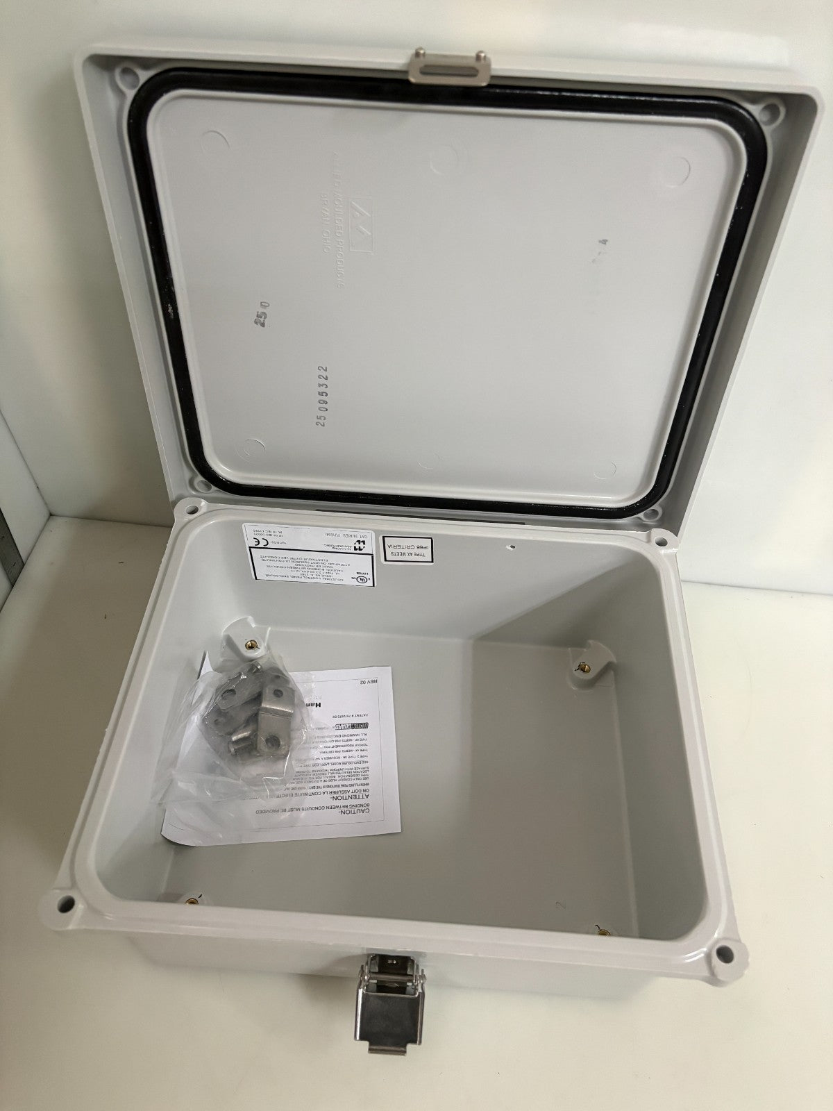 HAMMOND MANUFACTURING POLYESTER JUNCTION BOX PJ1084L 1