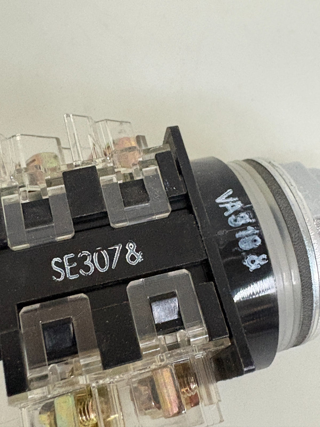 GENERAL ELECTRIC SE307 & CR104P CR104PSG21B SELECTOR SWITCH 2 POS.2