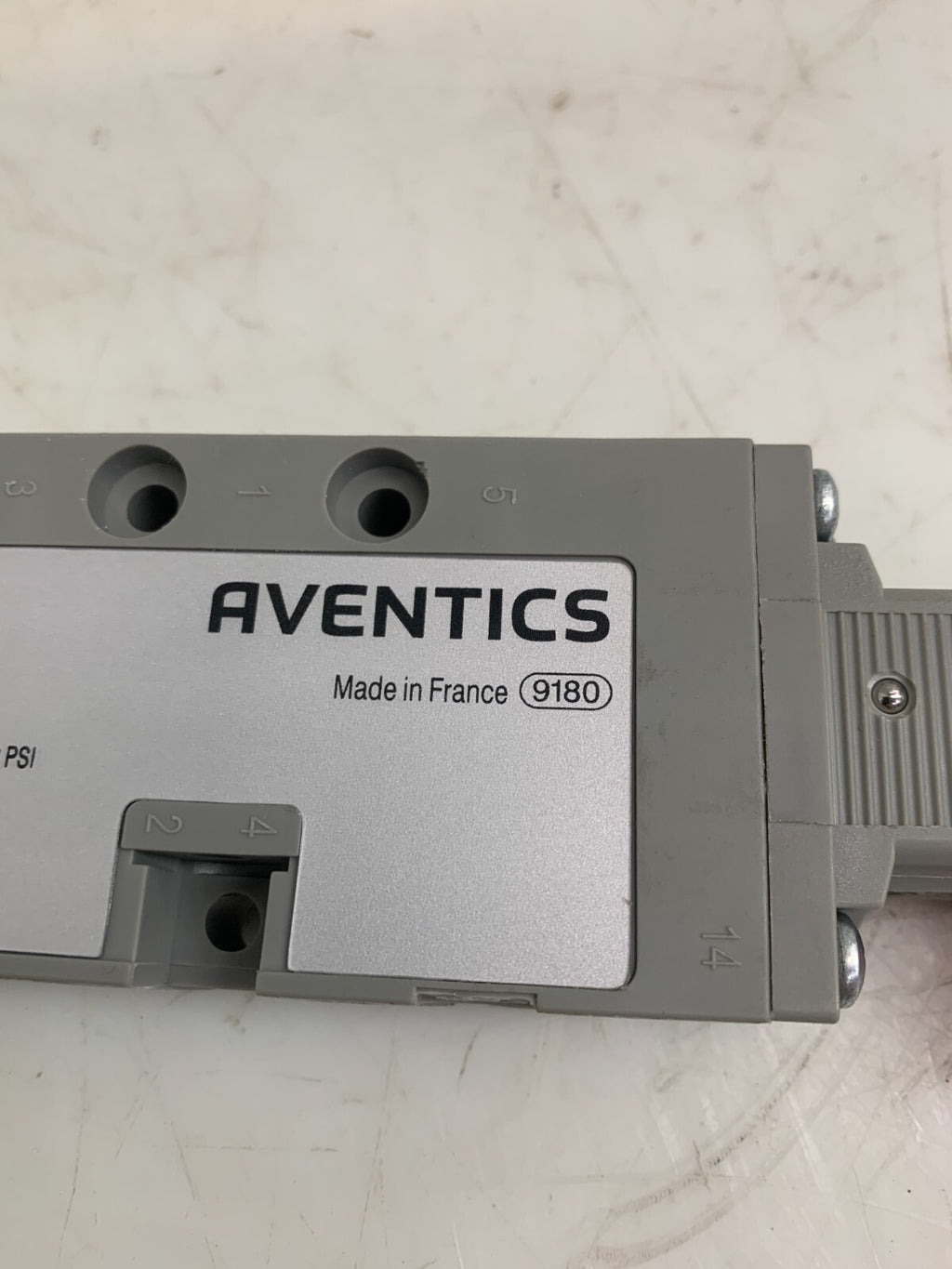 BOSCH / AVENTICS  0820035011 Solenoid Valve  w/2x 18242102431