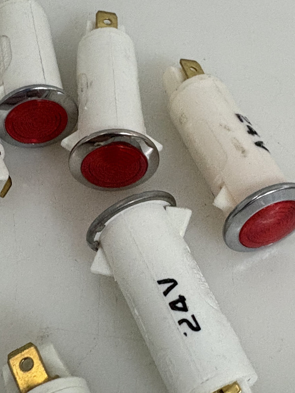 LOT OF 6 LIEBERT RED LIGHT INDICATOR (CODE UNKNOWN)