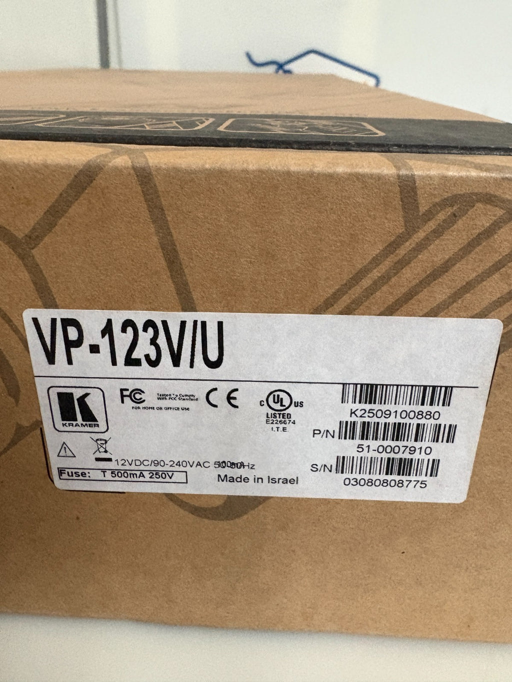 KRAMER COMPUTER GRAPHICS VIDEO DISTRIBUTION AMPLIFIER VP-123V/4