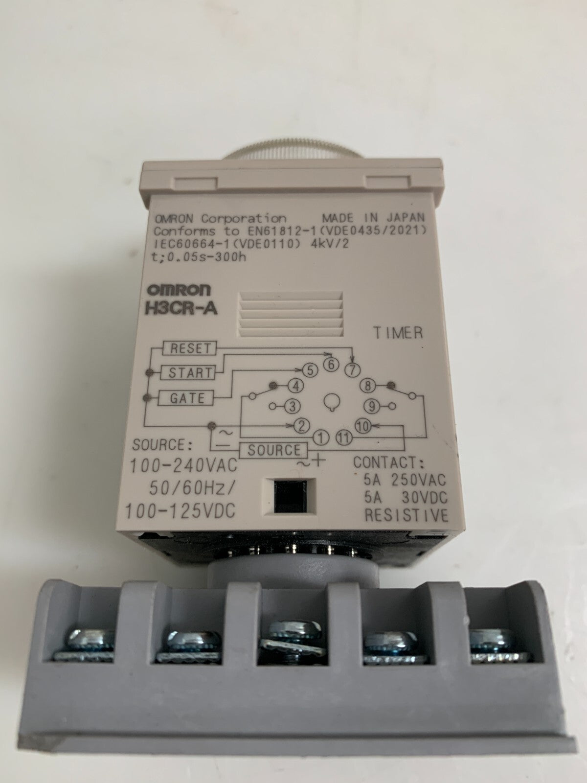 LOT OF 3 OMRON H3CR-A TIMER W/BASE2