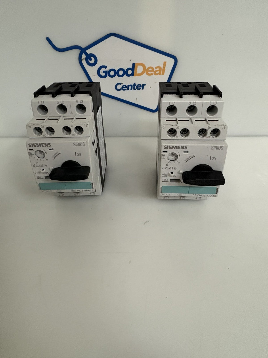 LOT OF 2 SIEMENS SIRIUS CIRCUIT BREAKER 6/110411 3RV1021 - 4AA15