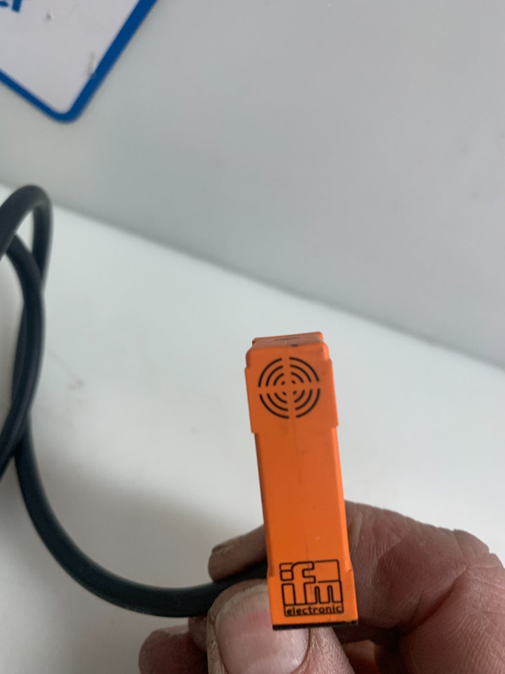 LOT OF 2 IFM PROXIMITY SENSOR IN-3004-BPKG USED2