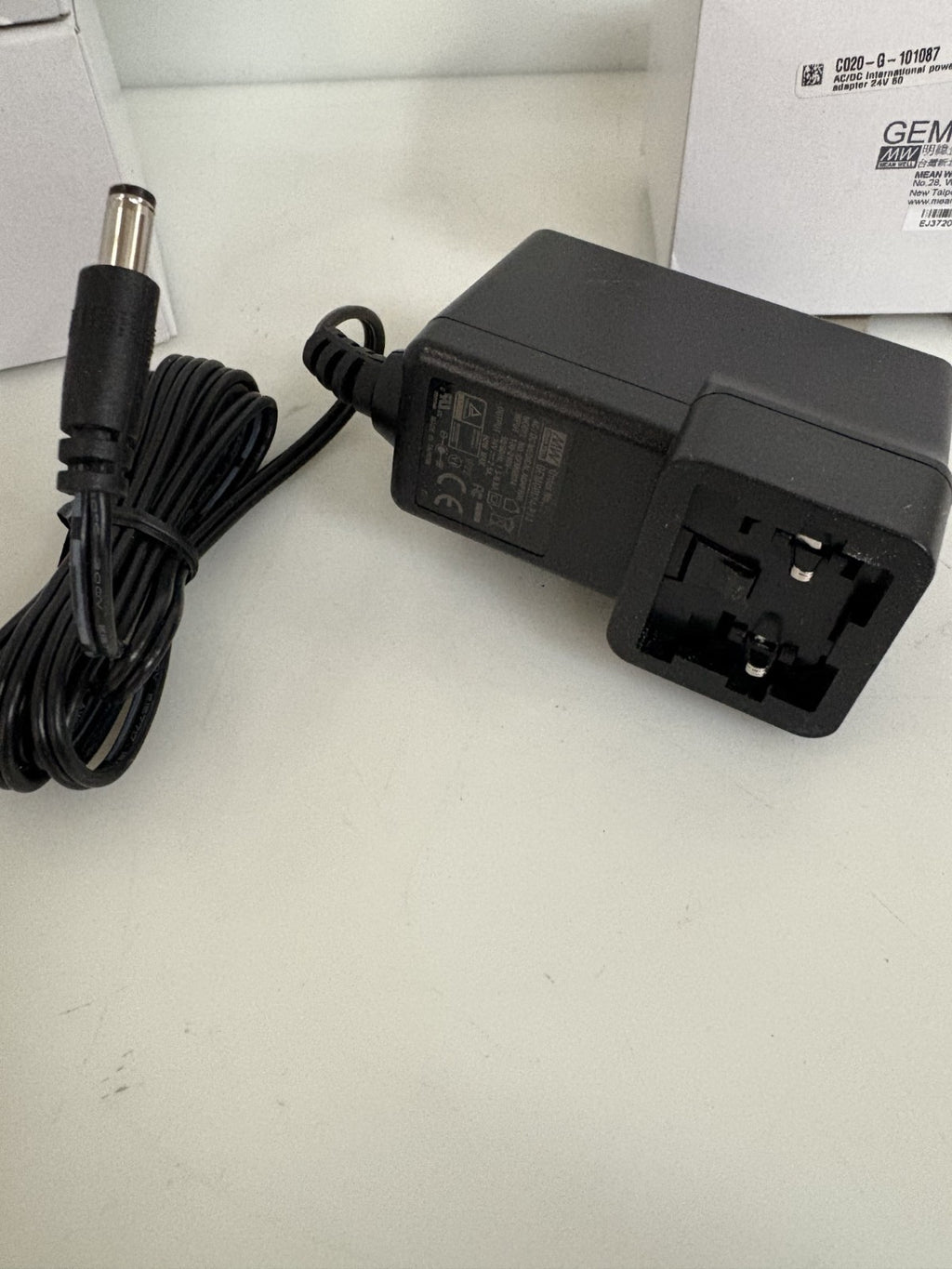 LOT OF 4 MEAN WELL POWER SUPPLY 60W GEM 60I24-P1J1
