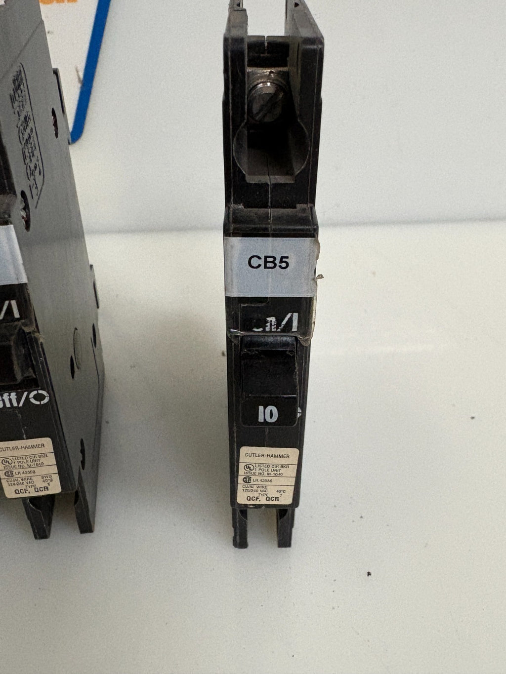 CUTLER HAMMER CIRCUIT BREAKER MIX LOT 4X QCR1015 1X QCR1010