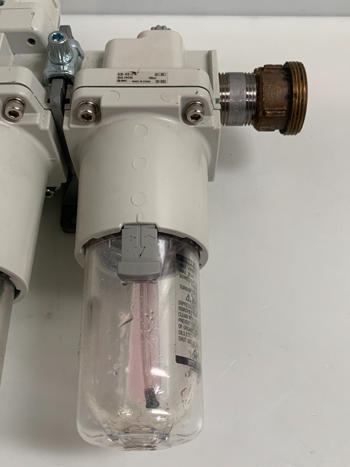 SMC AIR FILTER REGULATOR AW60-N10E-Z-B W/AL50-N10-Z-A MODULAR LUBRICATOR