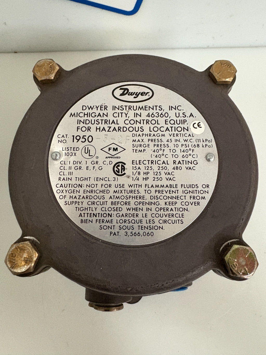 DWYER EXPLOSION PROOF DIFFERENTIAL PRESSURE SWITCH 1950-5-2F