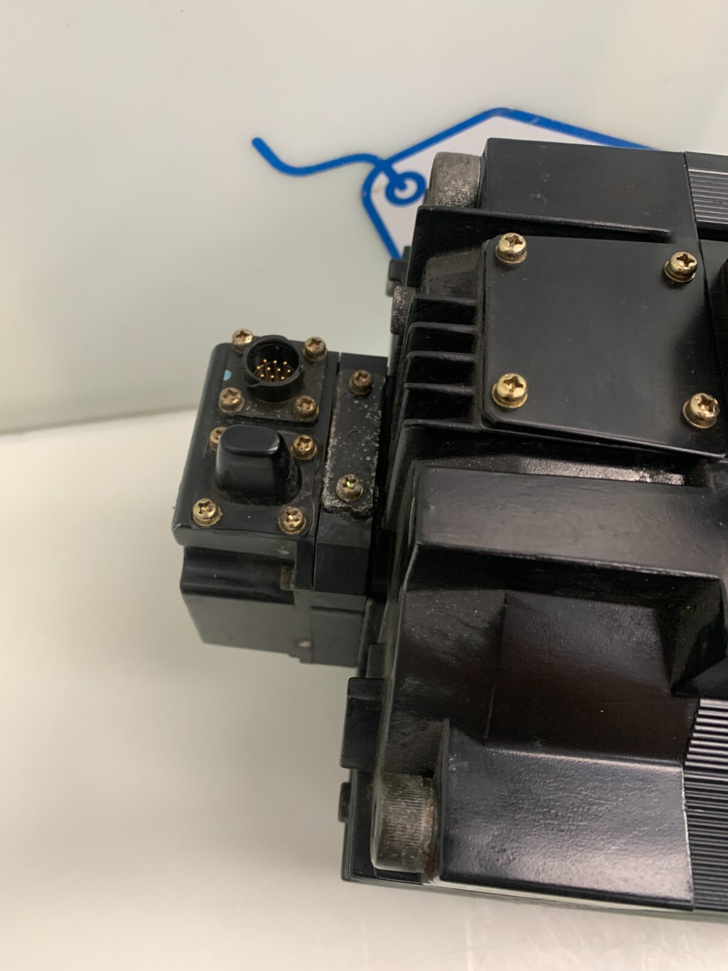 YASKAWA SGMRS-30A2A-YR11 AC SERVO MOTOR w/encoder
