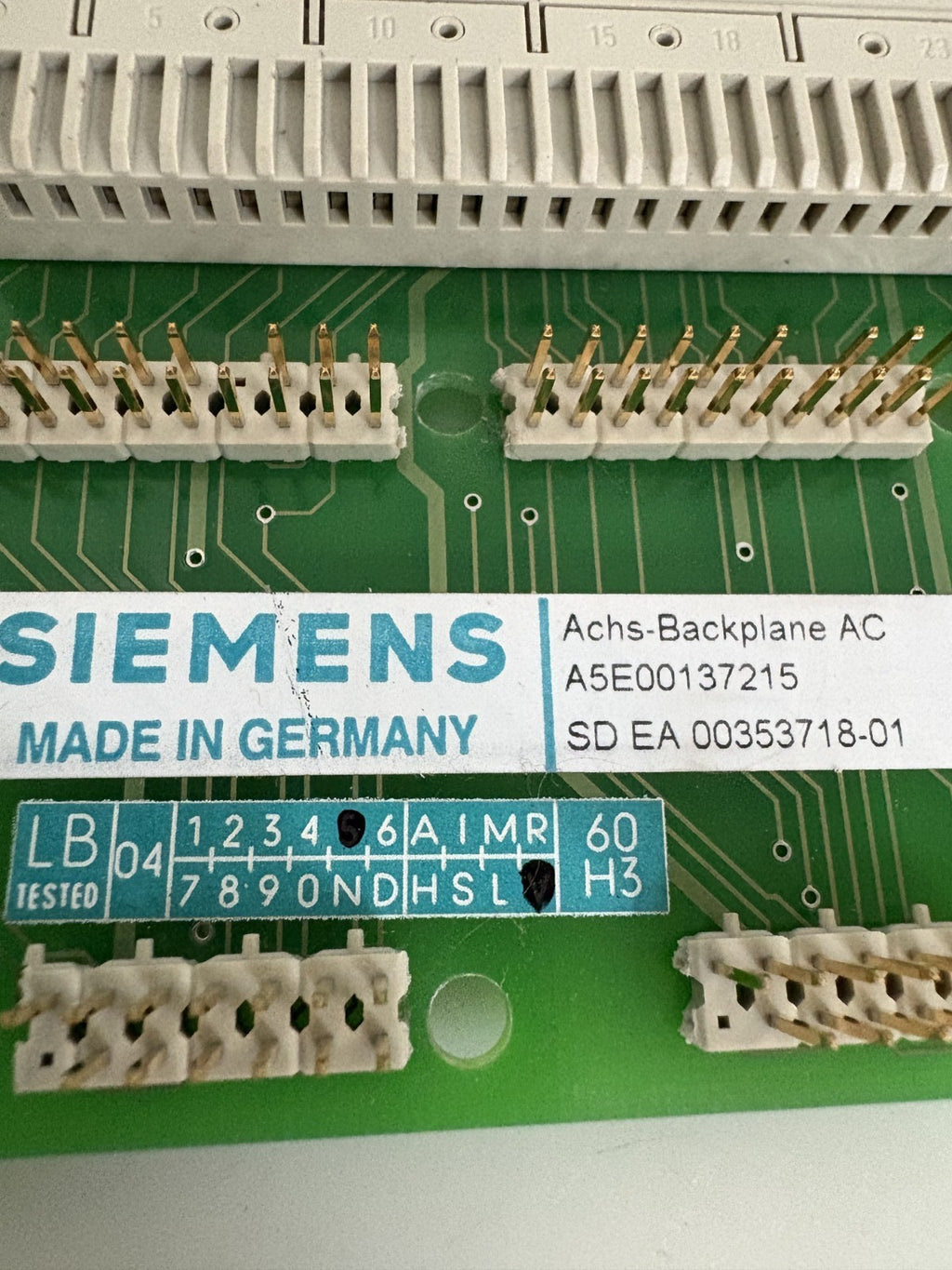 SIEMENS CONNECTOR CIRCUIT BOARD BACK PLANE 00353718-01