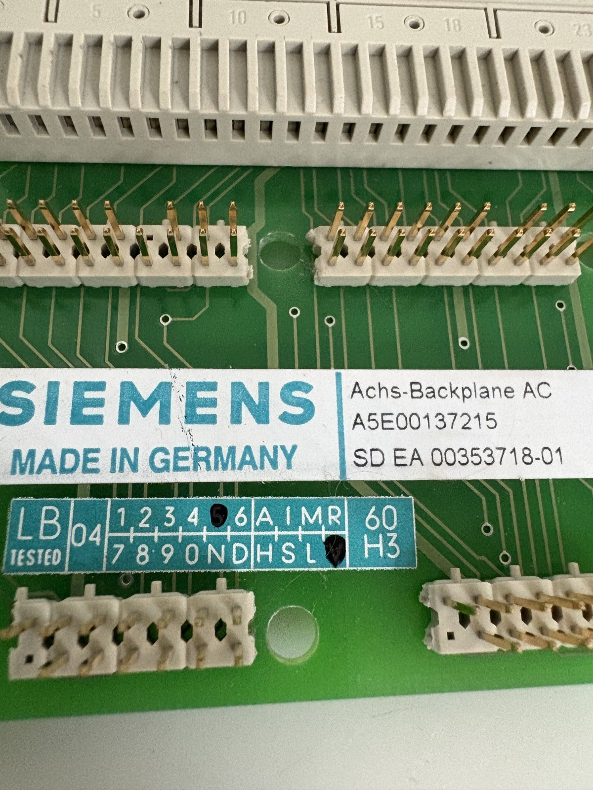SIEMENS CONNECTOR CIRCUIT BOARD BACK PLANE 00353718-01
