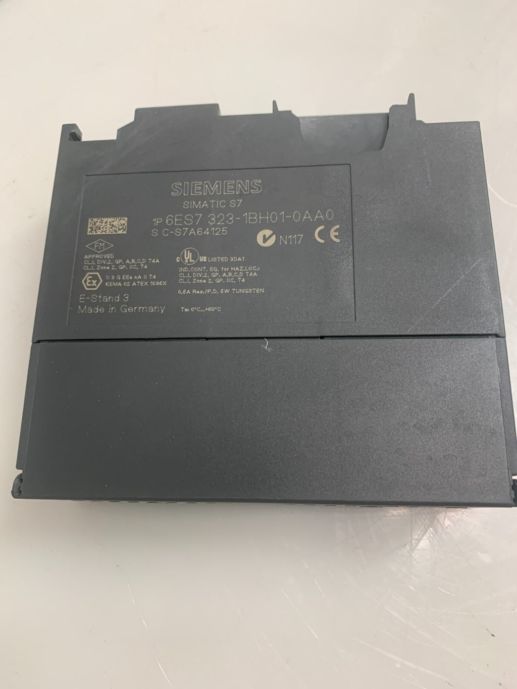 SIEMENS / Simatic S7   I/O Module  6ES7 323-1BH01-0AA0 6ES7  (USED)