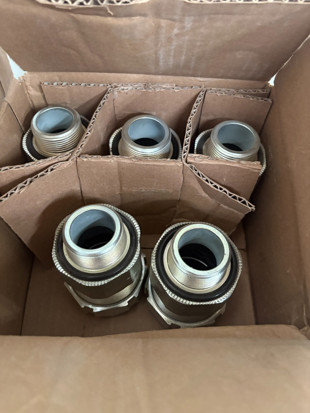 ABB THOMAS & BETTS 1 1/4 STAR TECK CABLE FITTING ST125-470S 5 PER BOX4