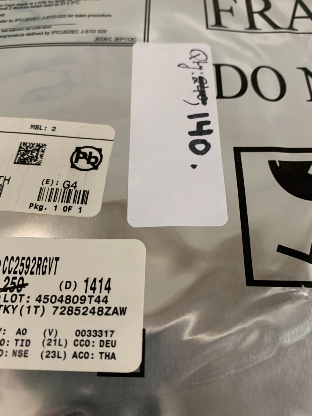 LOT OF 140 TEXAS INSTRUMENTS CHIP RANGE EXTENDER CC2592RGVT