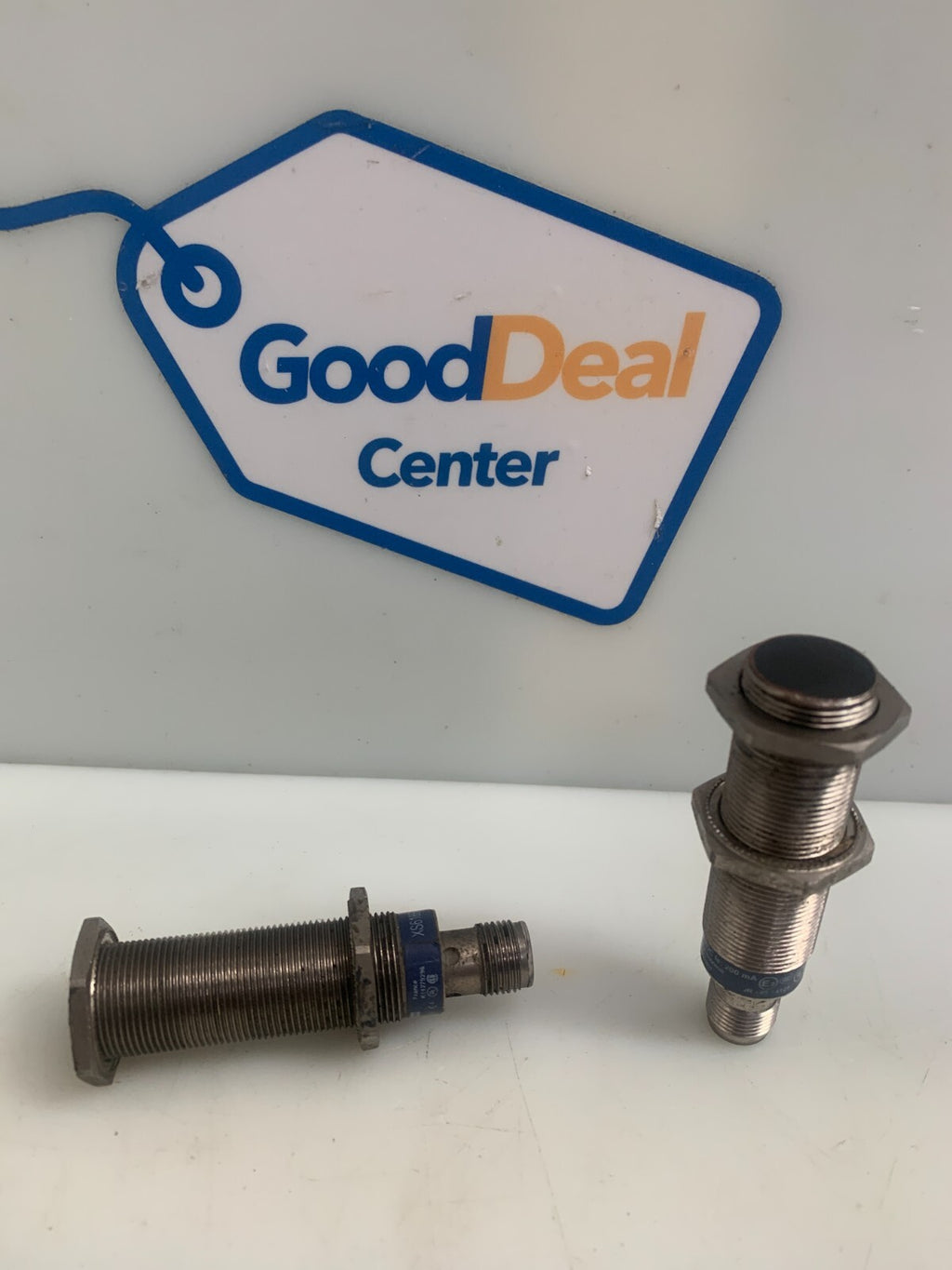SCHNEIDER / Telemecanique XS618B1NAM12  Proximity Switch Sensor   (Lot of 2)