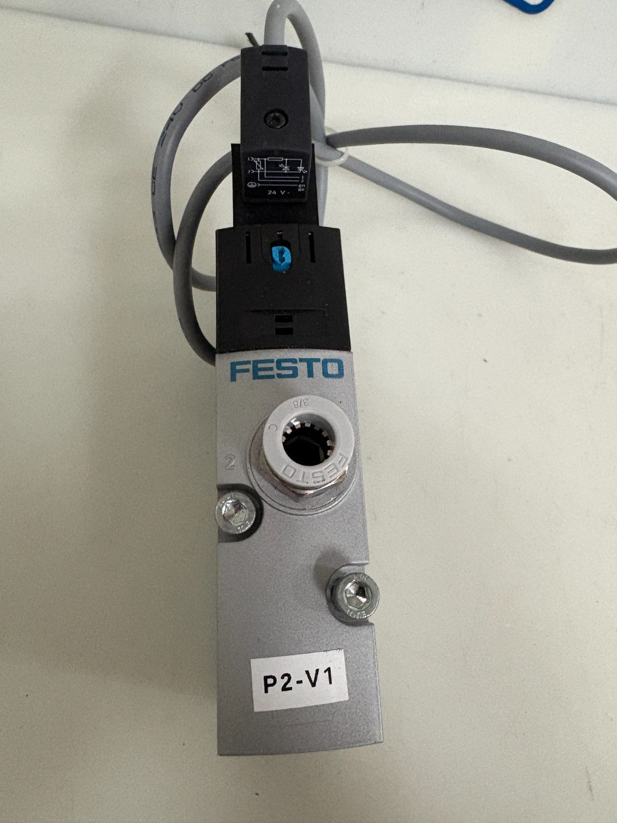 FESTO SOLENOID 8030811 VACF-B-C1-1 W/VALVE 575564 VUV5-L30-M32C-AD-G38-F8